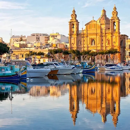 Centre Point * Msida