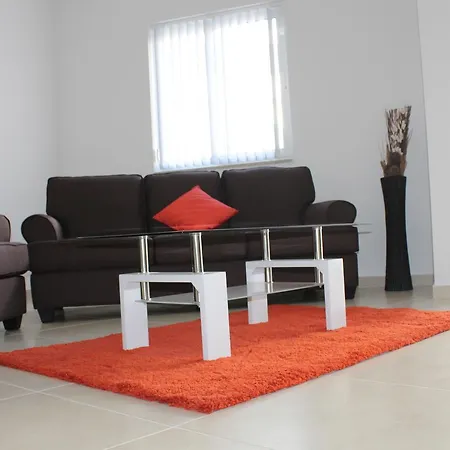 Homestay Centre Point *